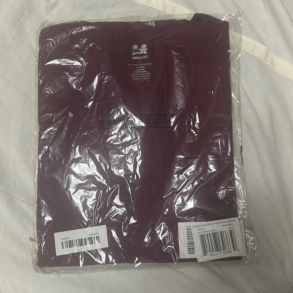 Dagacci Unisex Medical Scrub Shirt and Pants Set. Size Large